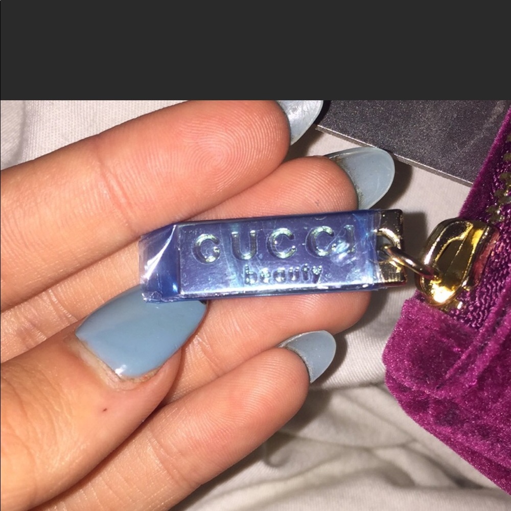AUTHENTIC GUCCI MAKE UP BAG - Picture 7 of 8